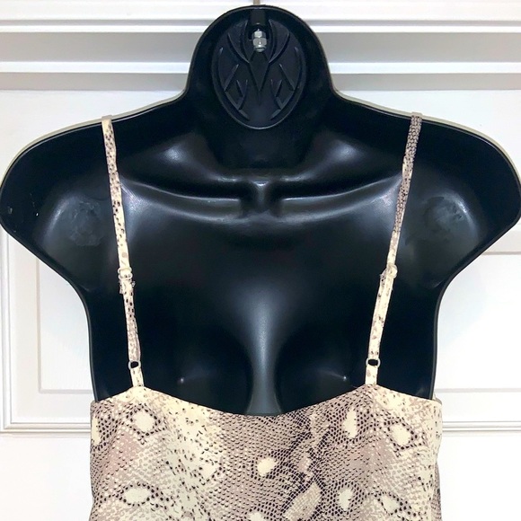 Nasty gal What Difference Does It Snake Cami Top –– NWT - Picture 11 of 16